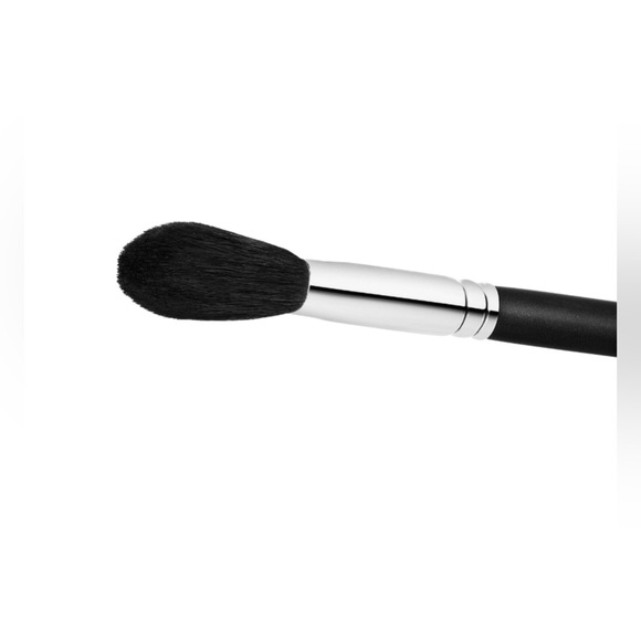 Mac 129S Powder/Blush Makeup Brush Synthetic Bristles Brand New Authentic - Picture 3 of 9
